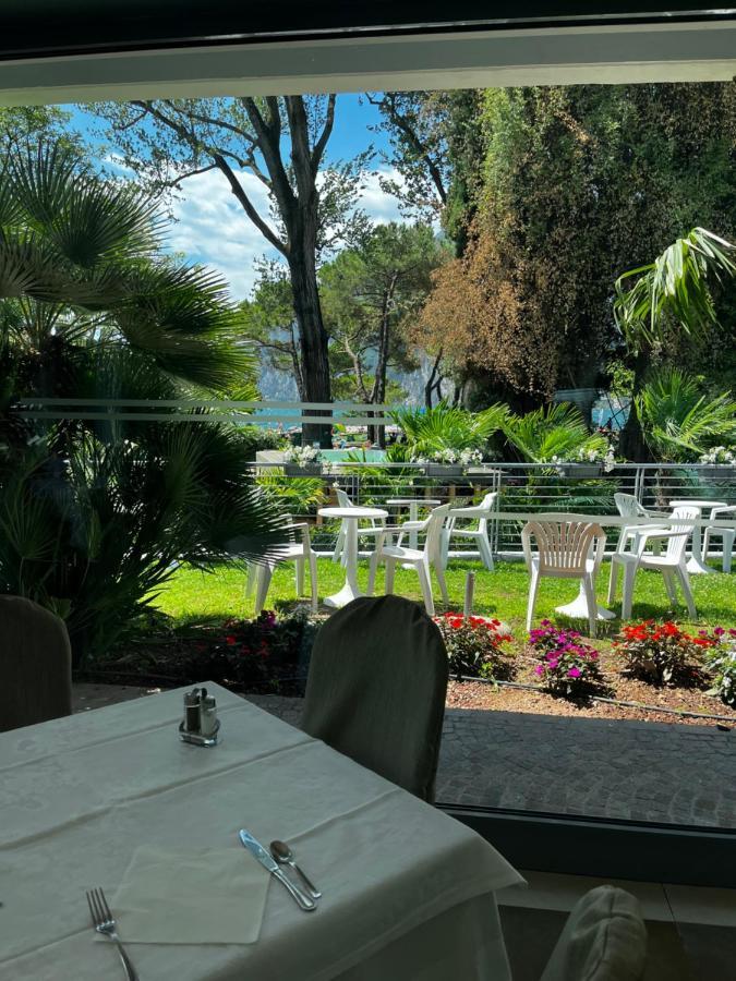 Hotel Oasi Wellness & Spa Riva del Garda Exterior photo